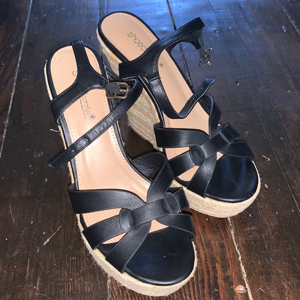 Black strappy 5 inch wedges